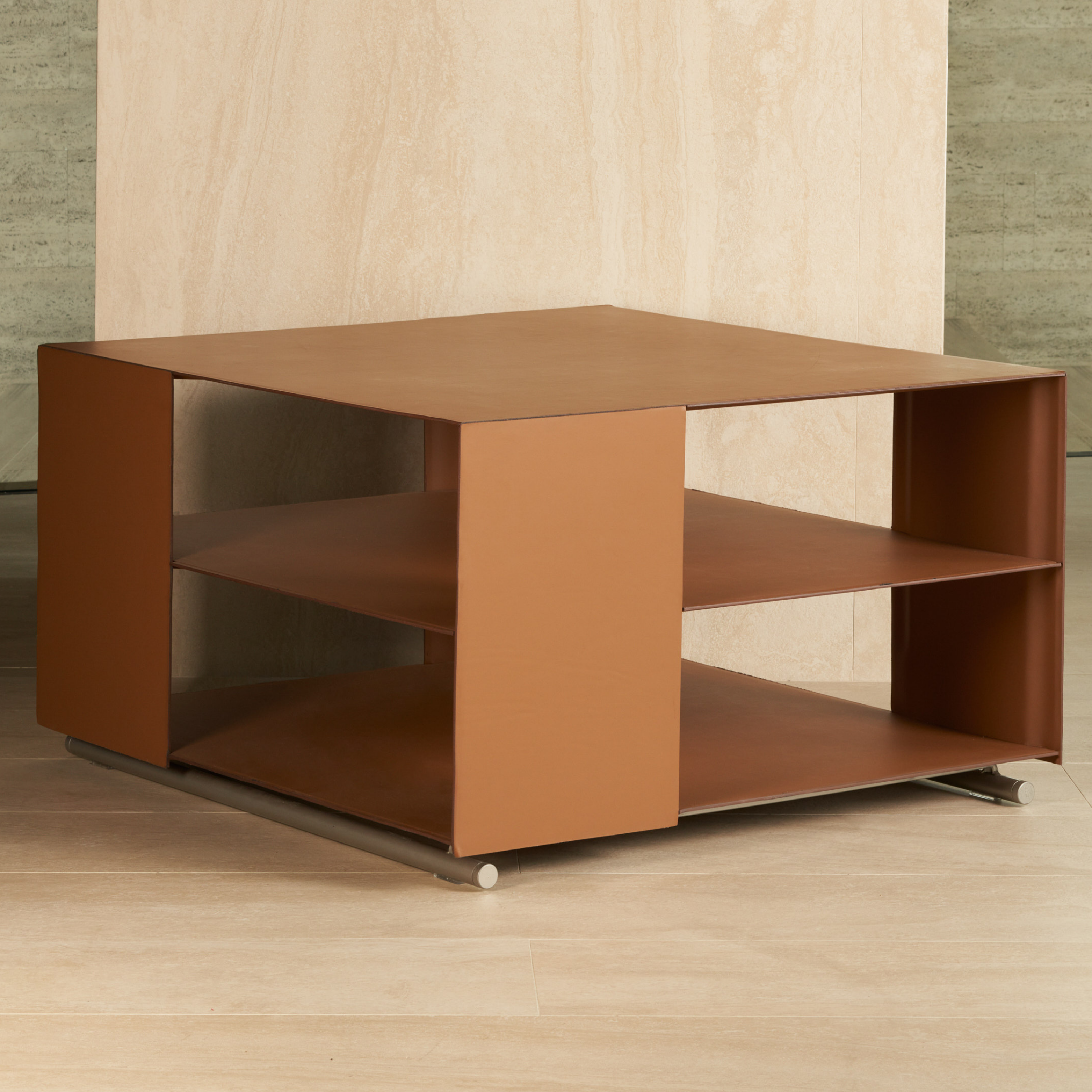 GROUNDPIECE HIDE LEATHER SMALL TABLE CM. 97X97