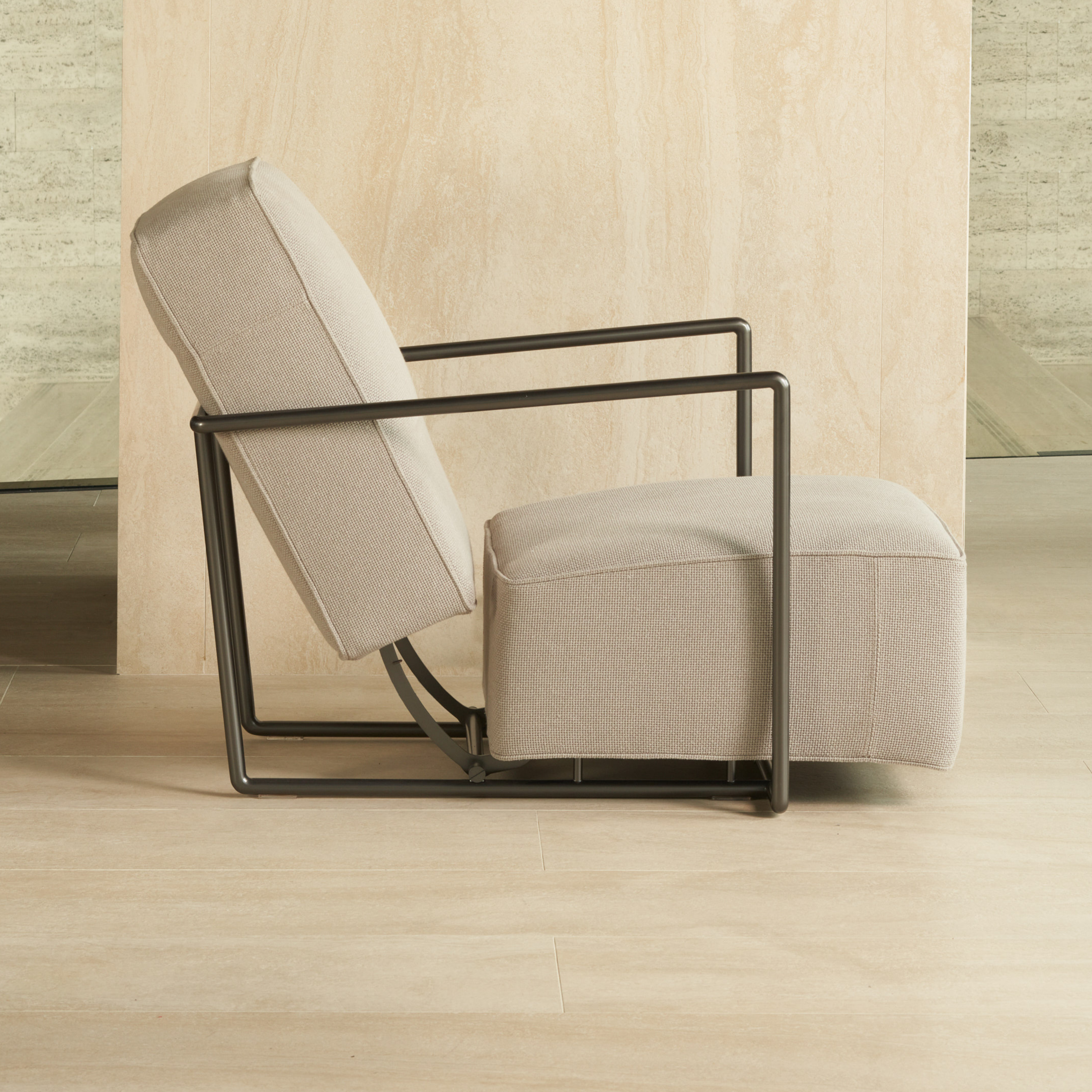 A.B.C ARMCHAIR W/MOV CM. 65X90, fabric: Leona_1373, metal: burnished black