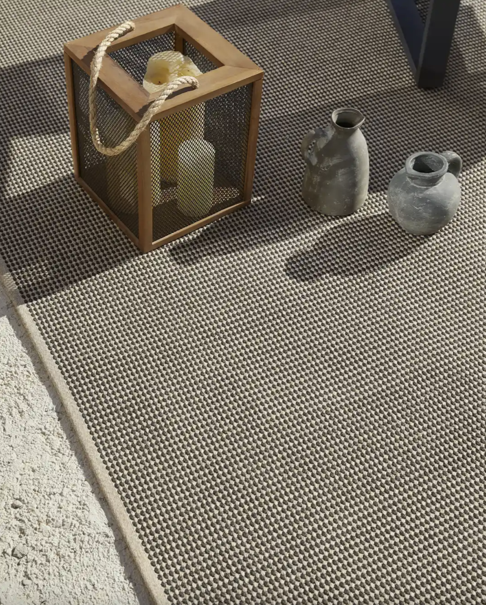 Terra Atacama Coconut Black in Outdoor Recycled PET , CM 200 x 250